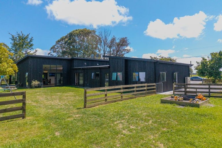 Photo of property in 324 Kimberley Road, Levin, 5571