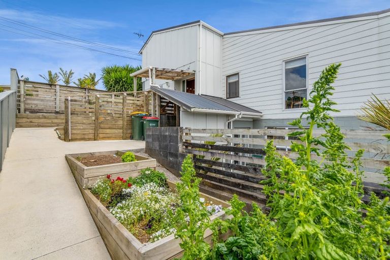 Photo of property in 57 Queens Road, Glen Avon, New Plymouth, 4312