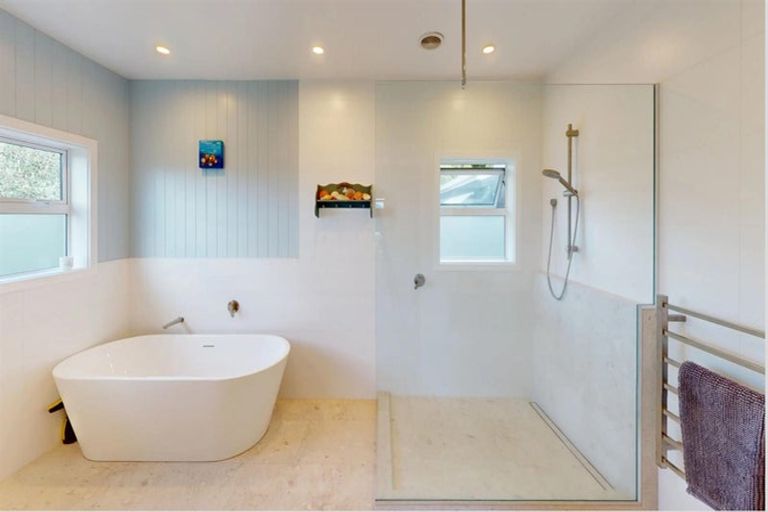 Photo of property in 180 Kawaha Point Road, Kawaha Point, Rotorua, 3010