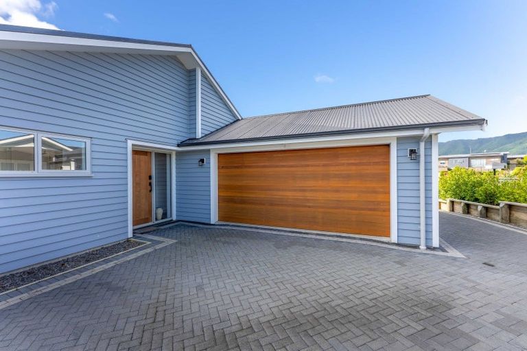 Photo of property in 9 Lamont Place, Waikanae, 5036
