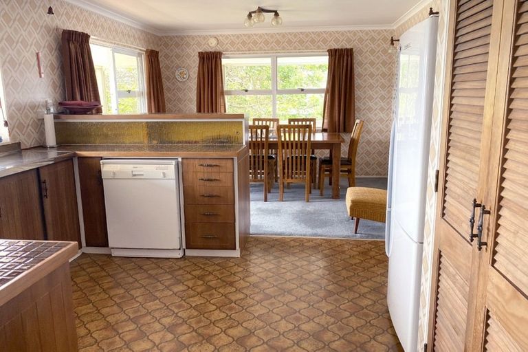 Photo of property in 320 Ocean Road, Whangamata, 3620