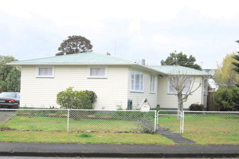 Photo of property in 20 Harper Street, Papakura, 2110