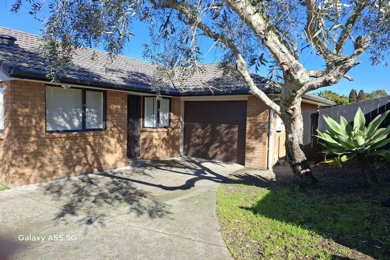Photo of property in 36 Misty Valley Drive, Henderson, Auckland, 0612