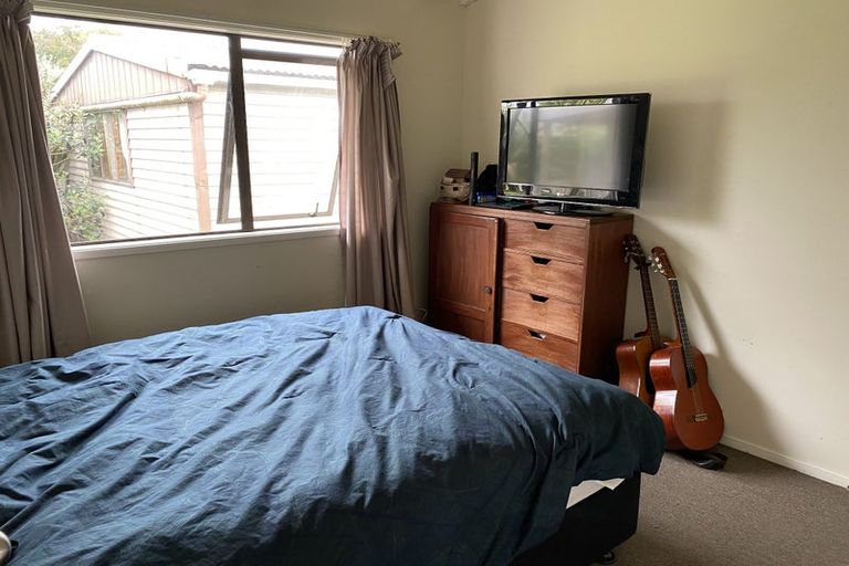 Photo of property in 17 Huruhuru Road, Massey, Auckland, 0614