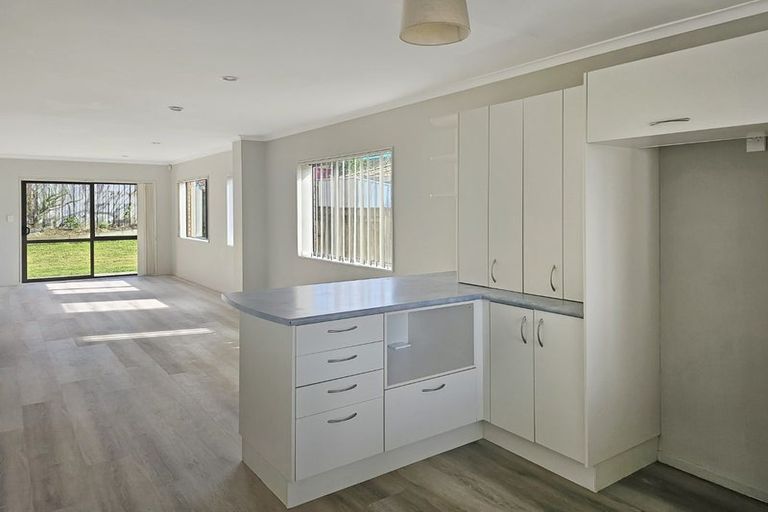 Photo of property in 98d Naylors Drive, Mangere, Auckland, 2022