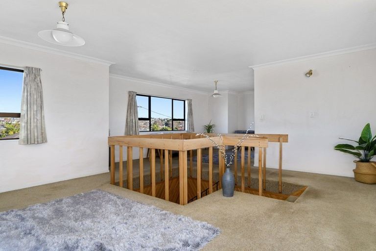 Photo of property in 207 Ngatai Road, Otumoetai, Tauranga, 3110