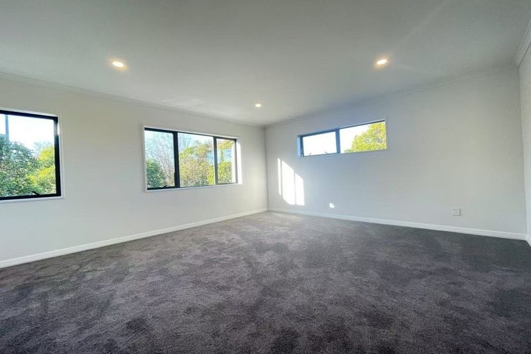 Photo of property in 421a Bucklands Beach Road, Bucklands Beach, Auckland, 2012