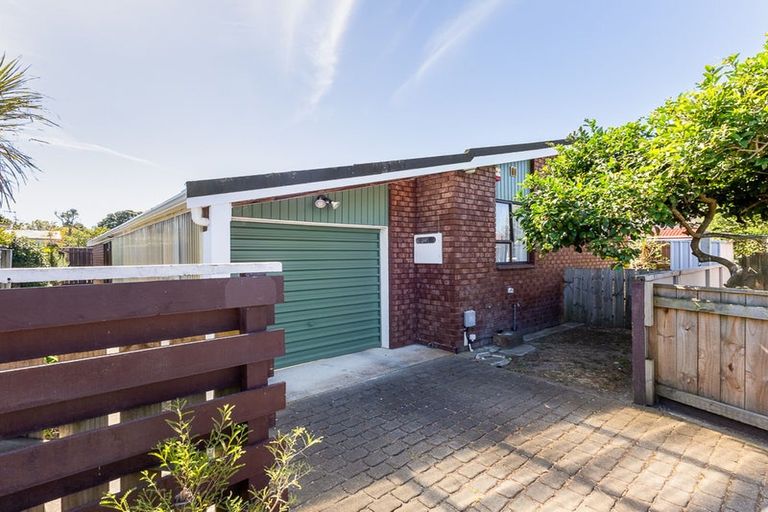 Photo of property in 13a Hadfield Place, Paraparaumu Beach, Paraparaumu, 5032