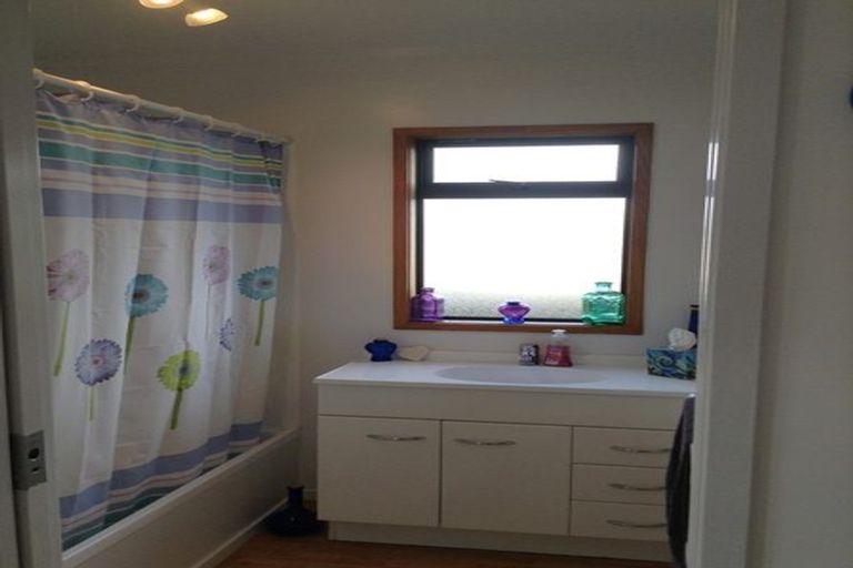 Photo of property in 274 Rangatira Road, Beach Haven, Auckland, 0626