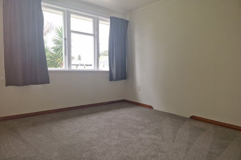 Photo of property in 54 Lismore Street, Merrilands, New Plymouth, 4312