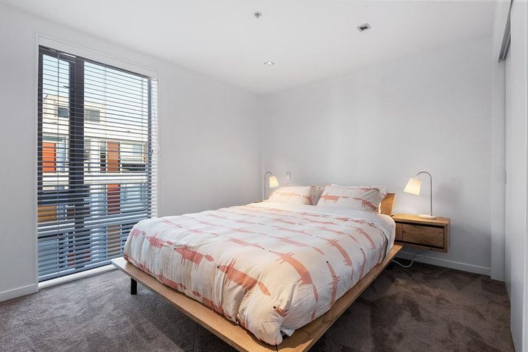 Photo of property in Piermont Apartments, 8b/82 Cable Street, Te Aro, Wellington, 6011