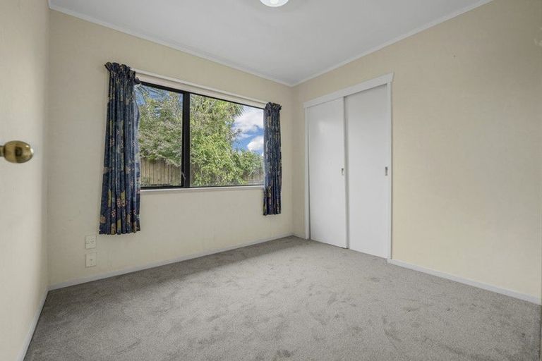 Photo of property in 5 Oakhaven Place, Ranui, Auckland, 0612