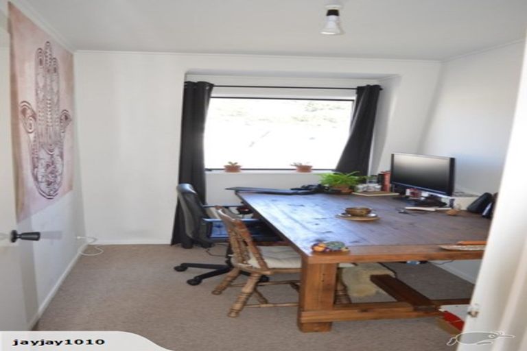Photo of property in 100f5 Lyall Parade, Lyall Bay, Wellington, 6022