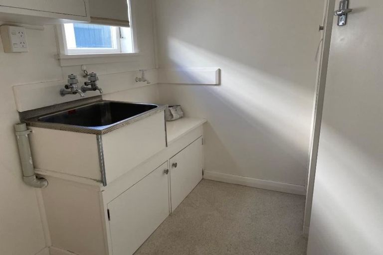 Photo of property in 42 Charles Street, Westshore, Napier, 4110