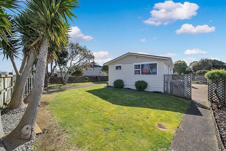 Photo of property in 24 Maire Street, Hawera, 4610