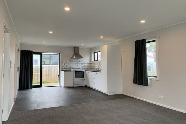 Photo of property in 10 Rosier Road, Glen Eden, Auckland, 0602
