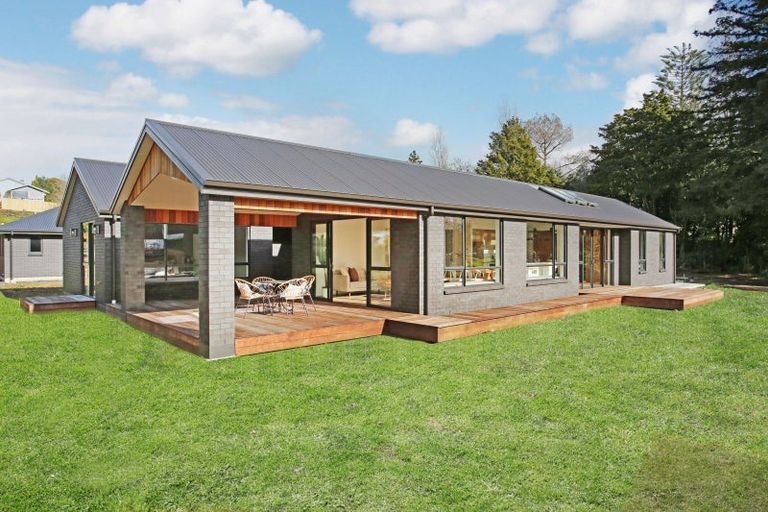 Photo of property in 6 Will Cooper Way, Tuakau, 2121