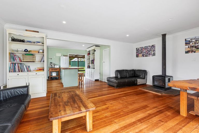 Photo of property in 198 Rautawhiri Road, Helensville, 0875