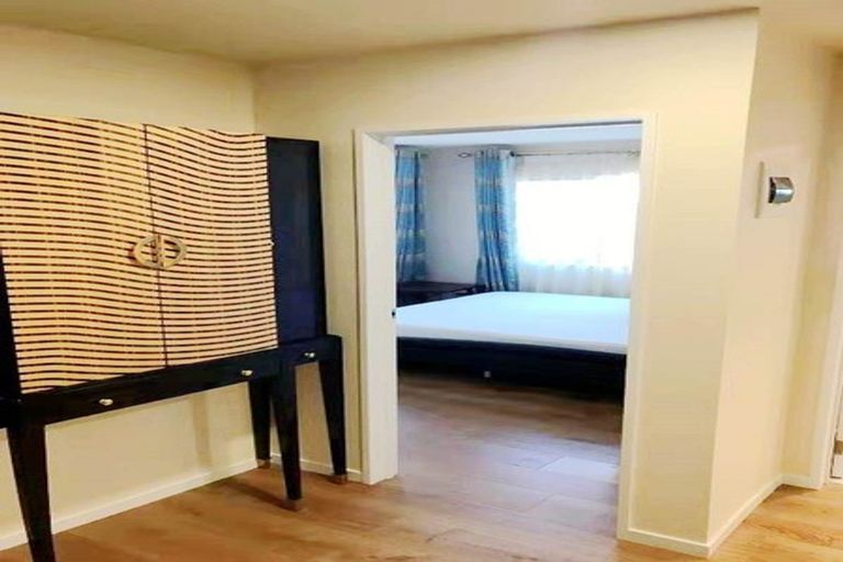 Photo of property in 86 Fairview Avenue, Fairview Heights, Auckland, 0632