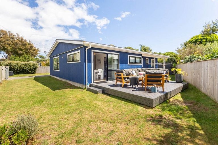 Photo of property in 127 Tilley Road, Paekakariki, 5034