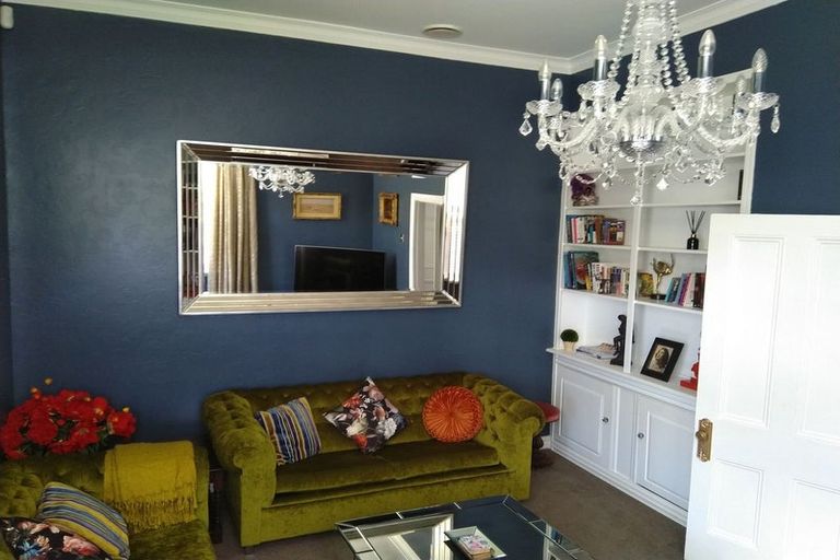 Photo of property in 32a Esther Street, Martinborough, 5711