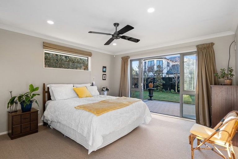 Photo of property in 4 Dinglebay Place, Casebrook, Christchurch, 8051