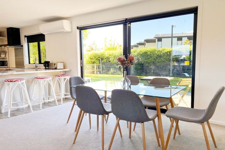 Photo of property in 2 Cleland Close, Wanaka, 9382