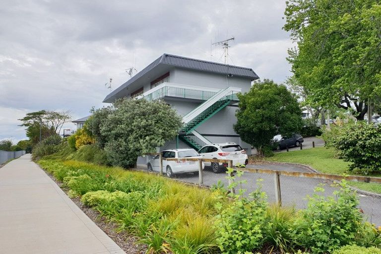 Photo of property in 2/4 Moana Street, Frankton, Hamilton, 3204