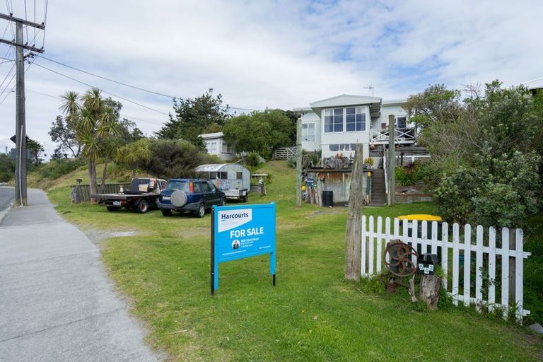 Photo of property in 643 Waitarere Beach Road, Waitarere Beach, Levin, 5510