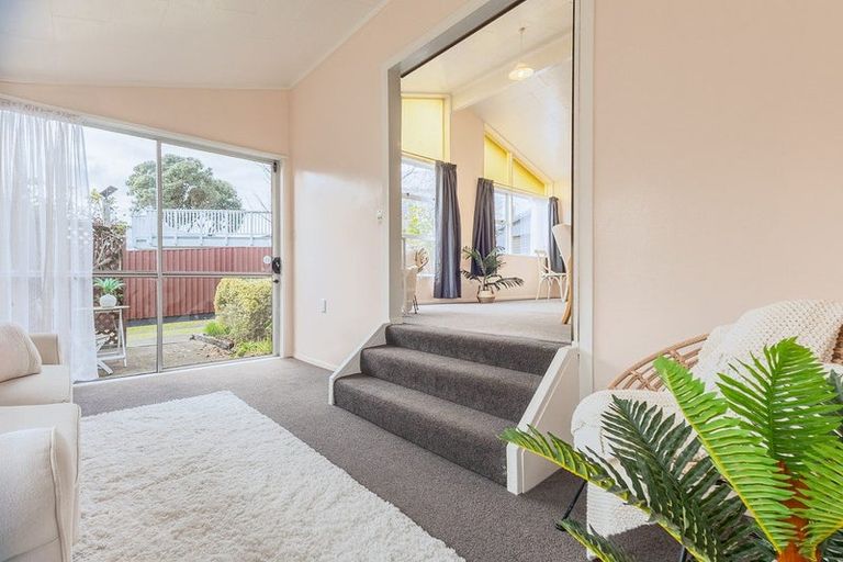 Photo of property in 13 Hicks Crescent, Waikanae Beach, Waikanae, 5036