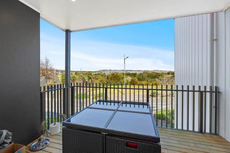 Photo of property in 1 Bonnette Road, Flat Bush, Auckland, 2019
