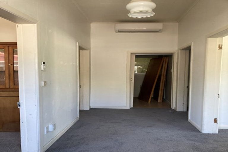 Photo of property in 5 Mckinley Crescent, Brooklyn, Wellington, 6021