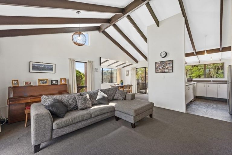 Photo of property in 7 Mcmanaway Grove, Stokes Valley, Lower Hutt, 5019