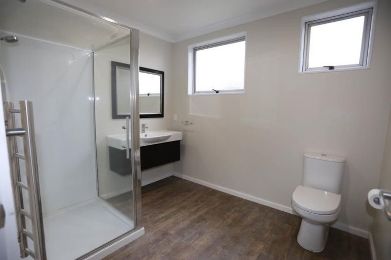 Photo of property in 310 Memorial Avenue, Burnside, Christchurch, 8053