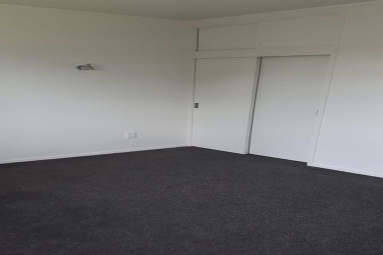 Photo of property in 1/32 Hellyers Street, Birkdale, Auckland, 0626