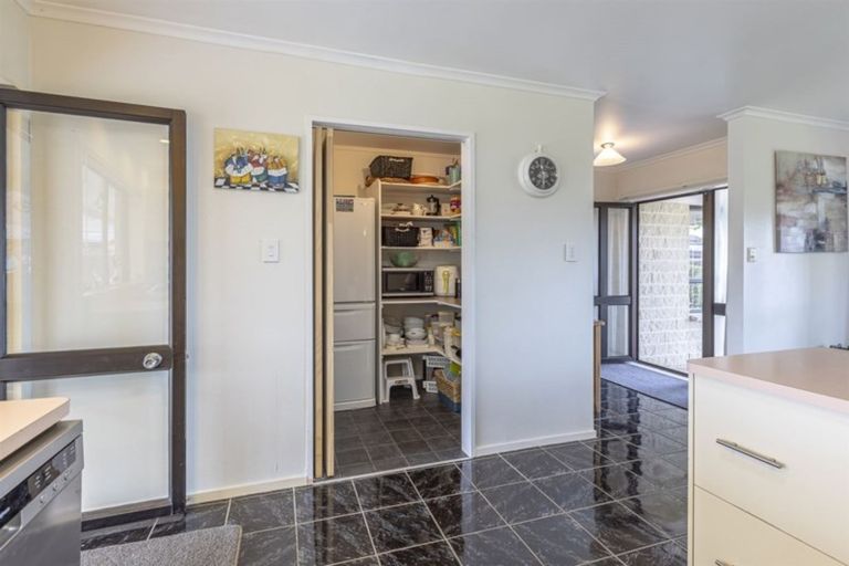 Photo of property in 95 John F Kennedy Drive, Milson, Palmerston North, 4414