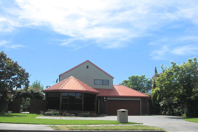 Photo of property in 66 Lake Terrace Road, Burwood, Christchurch, 8061