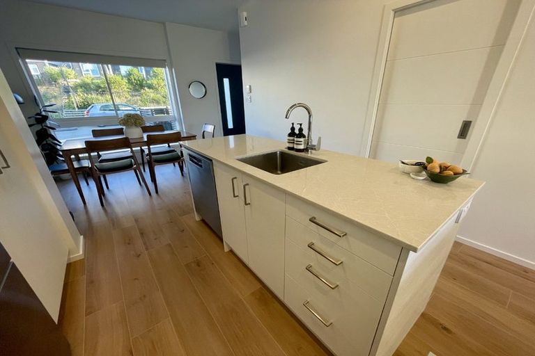 Photo of property in 36 Koreke Close, Kenepuru, Porirua, 5022