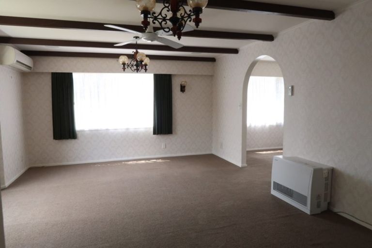 Photo of property in 75 Nimmo Avenue East, Waikanae, 5036