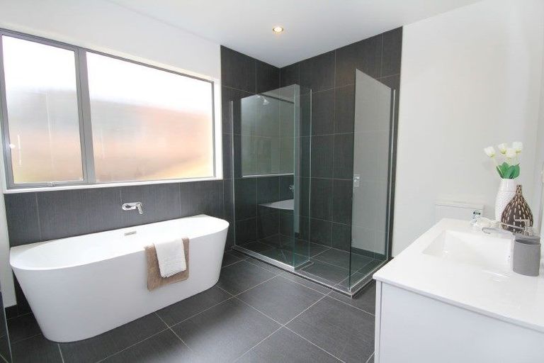 Photo of property in 21 Moller Street, Beach Haven, Auckland, 0626