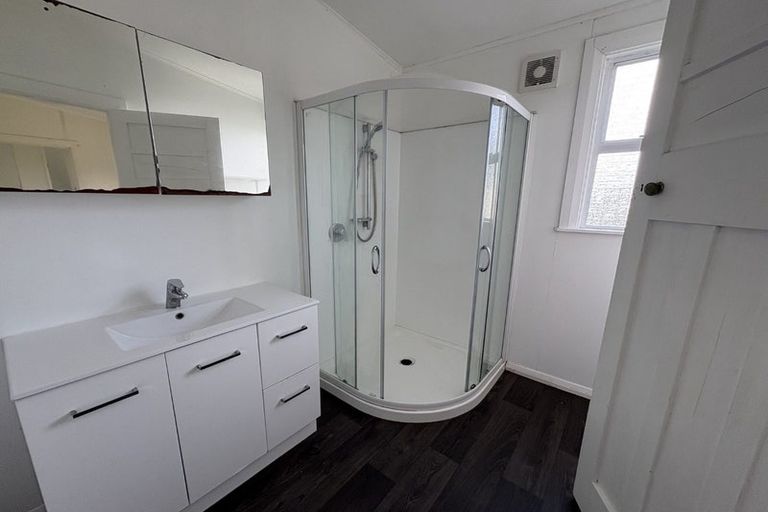 Photo of property in 12 Richardson Street, Woodville, 4920