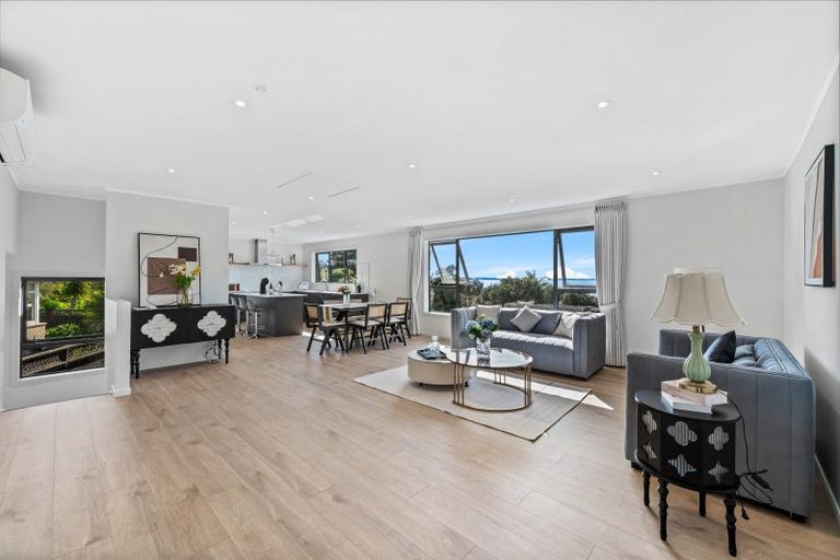 Photo of property in 2/14 Clifton Road, Waiake, Auckland, 0630