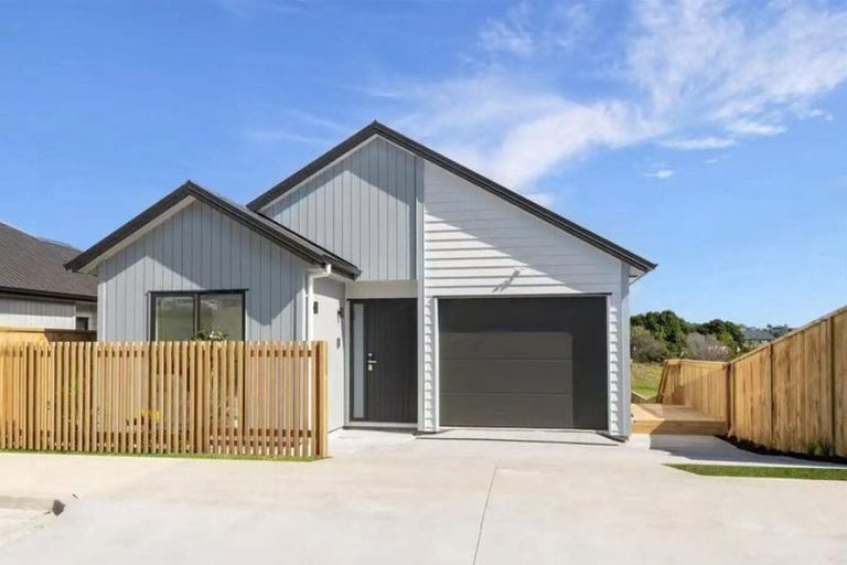 Photo of property in 34 Whakairo Crescent, Gulf Harbour, Whangaparaoa, 0930