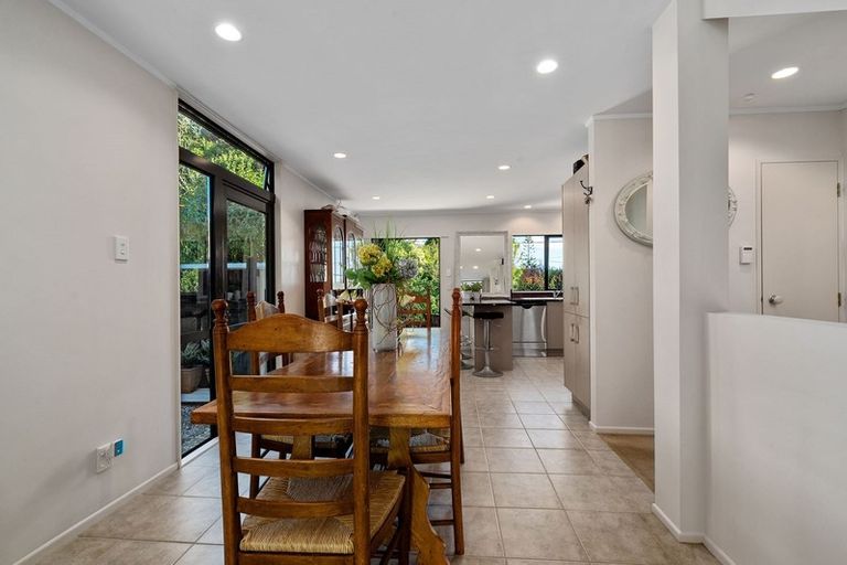 Photo of property in 222 Forrest Hill Road, Forrest Hill, Auckland, 0620