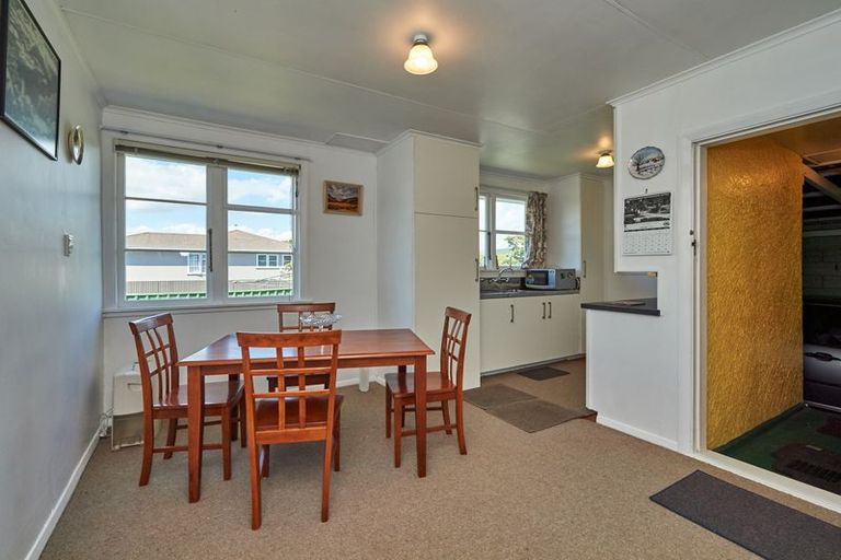 Photo of property in 10 Milton Street, Roslyn, Palmerston North, 4414