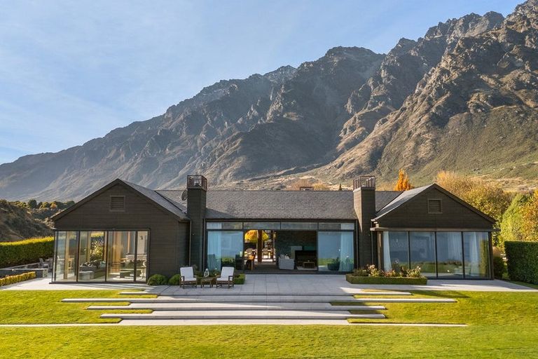 Photo of property in 10 Bluff View Terrace, Drift Bay, Queenstown, 9371