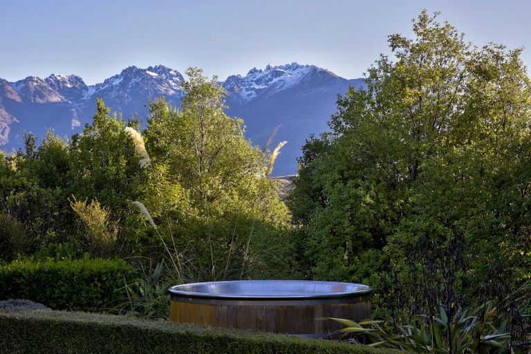Photo of property in 3 Mckellar Drive, Jacks Point, Queenstown, 9371