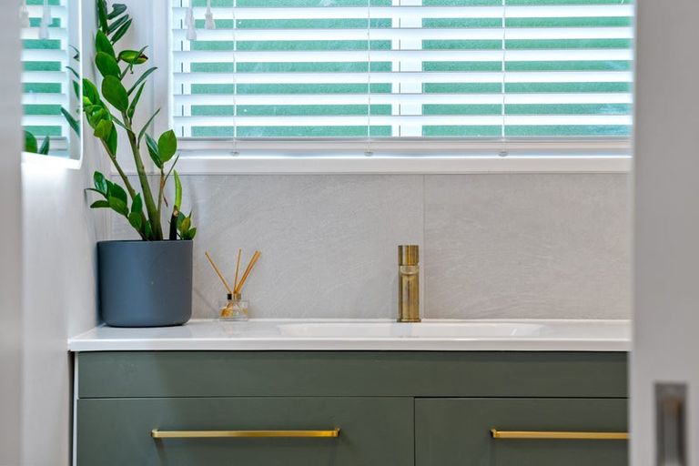 Photo of property in 3/16 Gatman Street, Birkdale, Auckland, 0626