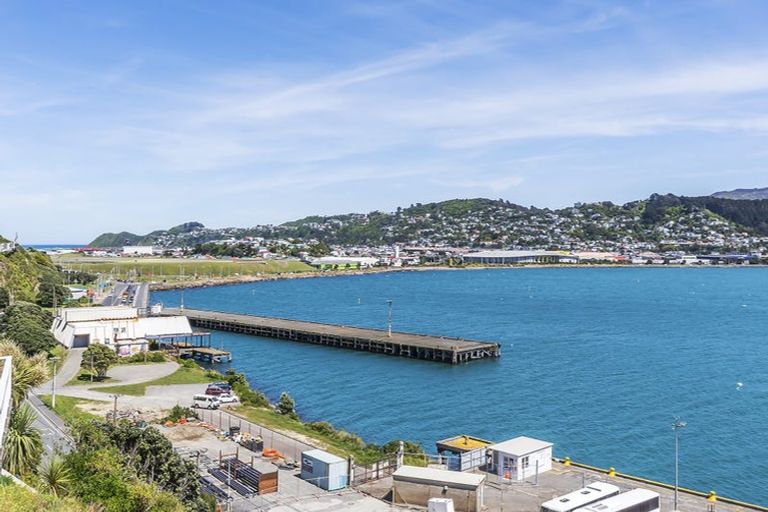 Photo of property in Shelley Bay Terraces, 9/61 Maupuia Road, Maupuia, Wellington, 6022