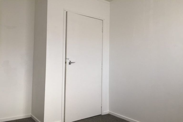Photo of property in 52 Butterworth Drive, Glendene, Auckland, 0602